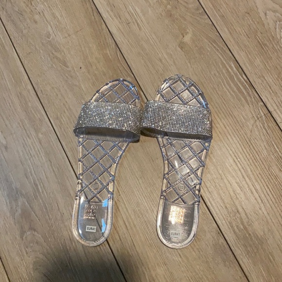 Shoes - Slippers